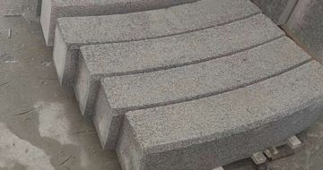 梧州芝麻白弧形路牙石