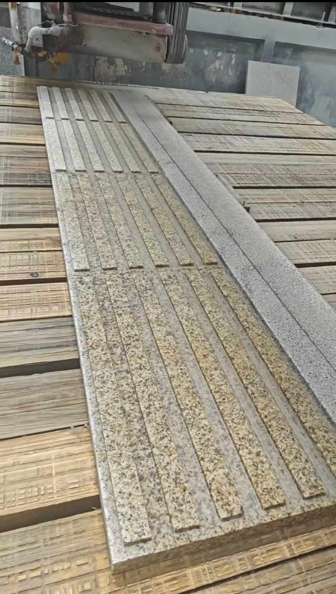 梧州黄金麻盲道石 盲条